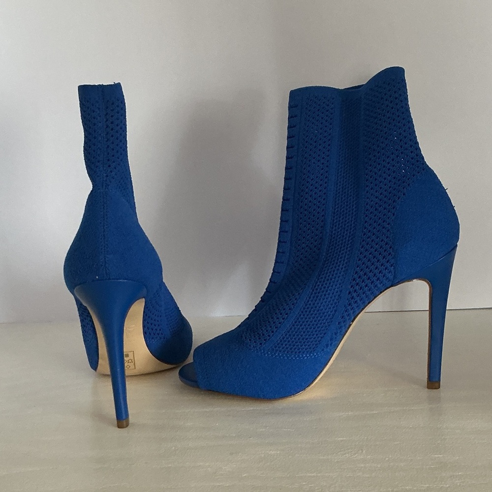 ⭐️⭐️ALDO ⭐️⭐️.       PEEP TOE BOOTIE